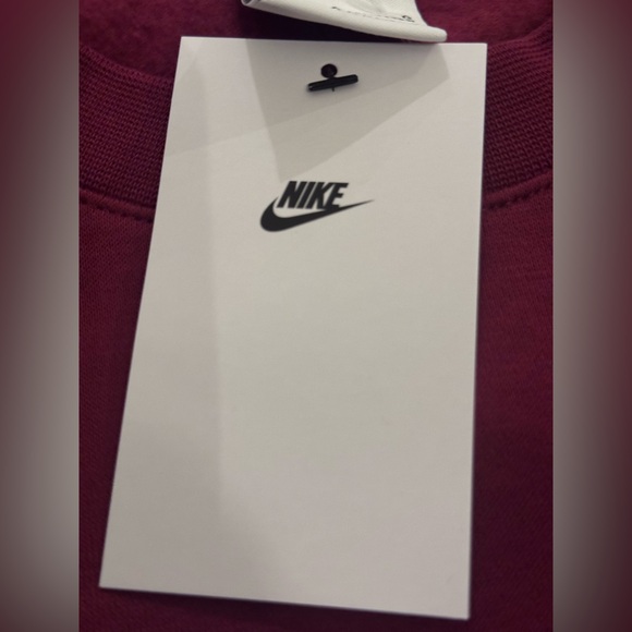 NWT Nike Club Fleece Crewneck Sweatshirt Cardinal/White LARGE - Picture 3 of 6
